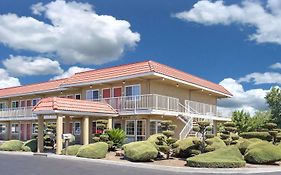 Days Inn By Wyndham Turlock